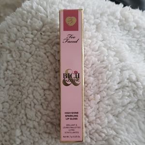 Too faced rich & dazzling lip gloss crazy rich